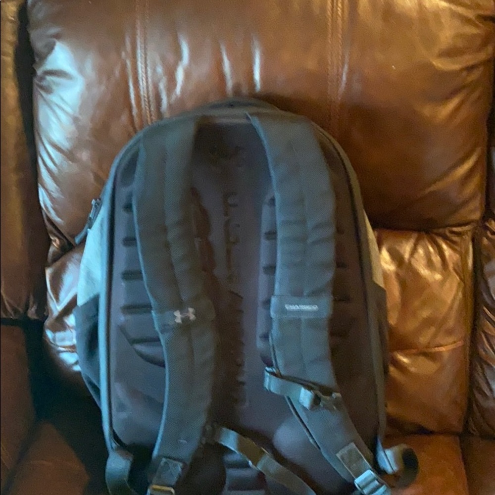 Backpack - Picture 4 of 8